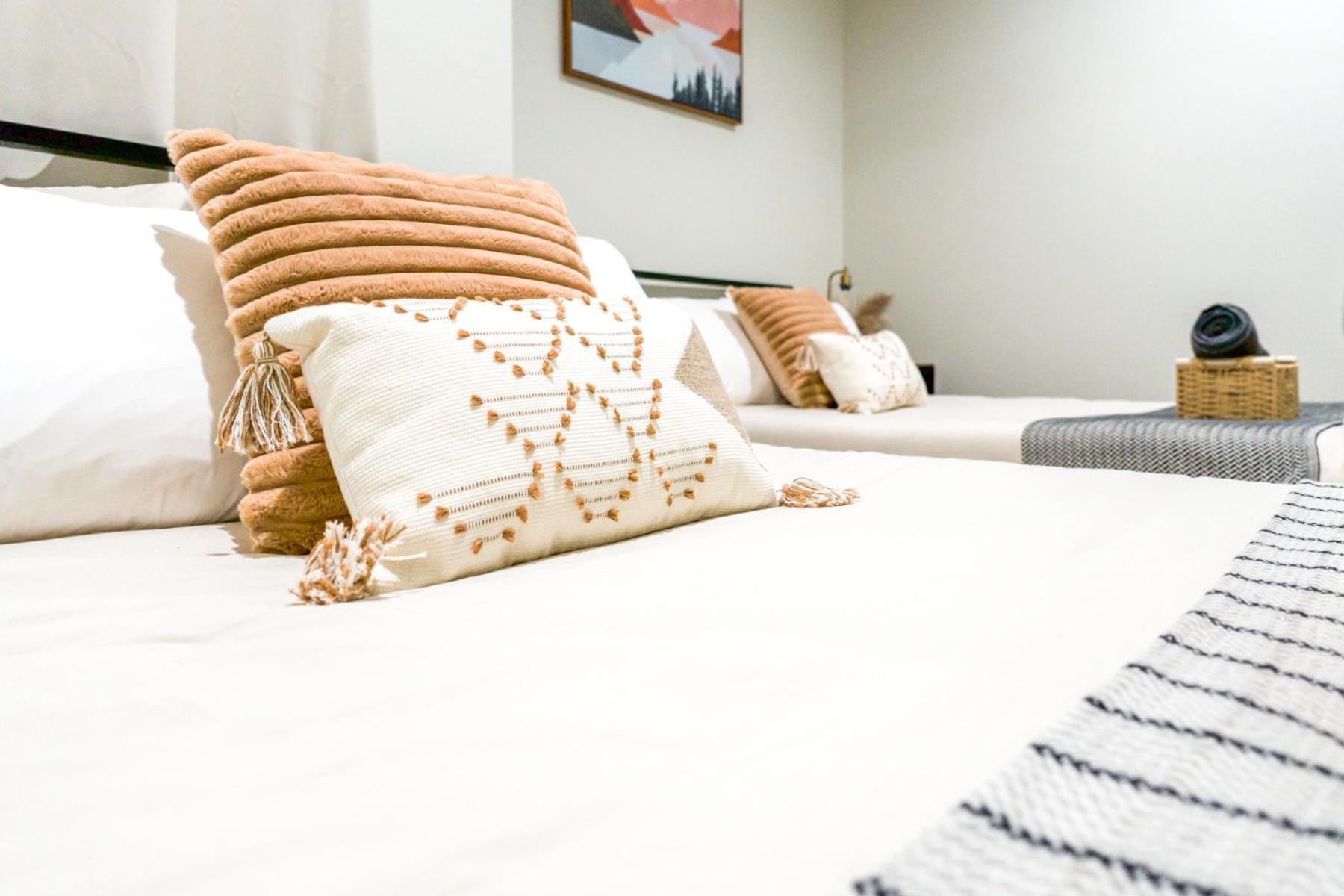 Disney Villa 3-Br Unit W King Bed, Ev W Parking - Sleeps Up To 10 Persons! Midway City Bagian luar foto